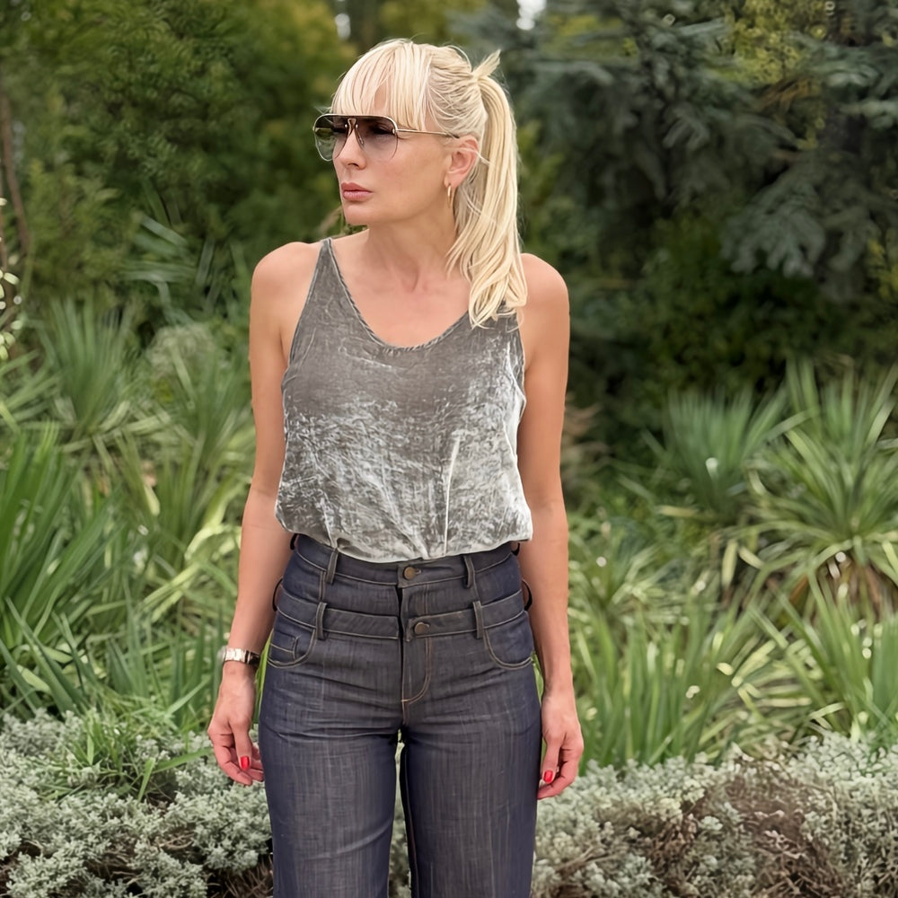 Елегантен сив кадифен потник AGGATA