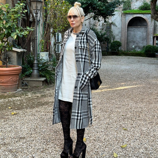 Дамско вълнено палто в черно и бяло каре AGGATA