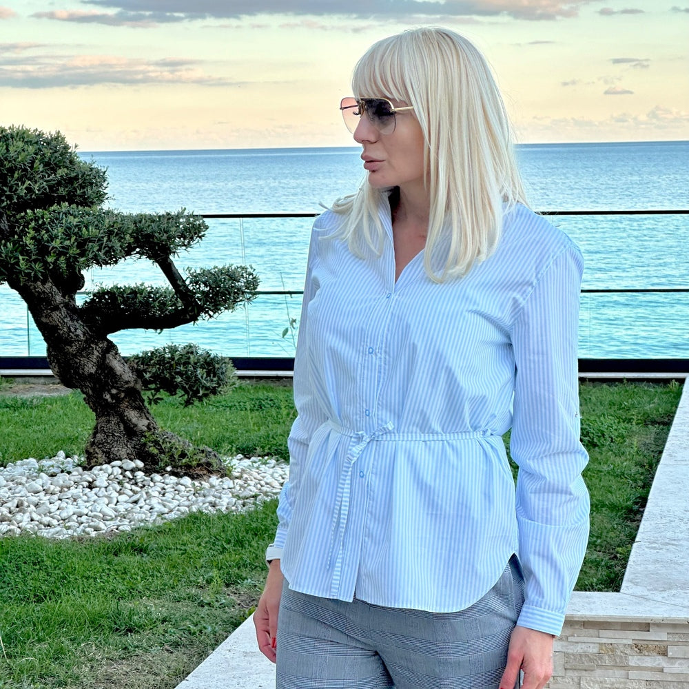 Дамска памучна риза на светлосиньо райе AGGATA