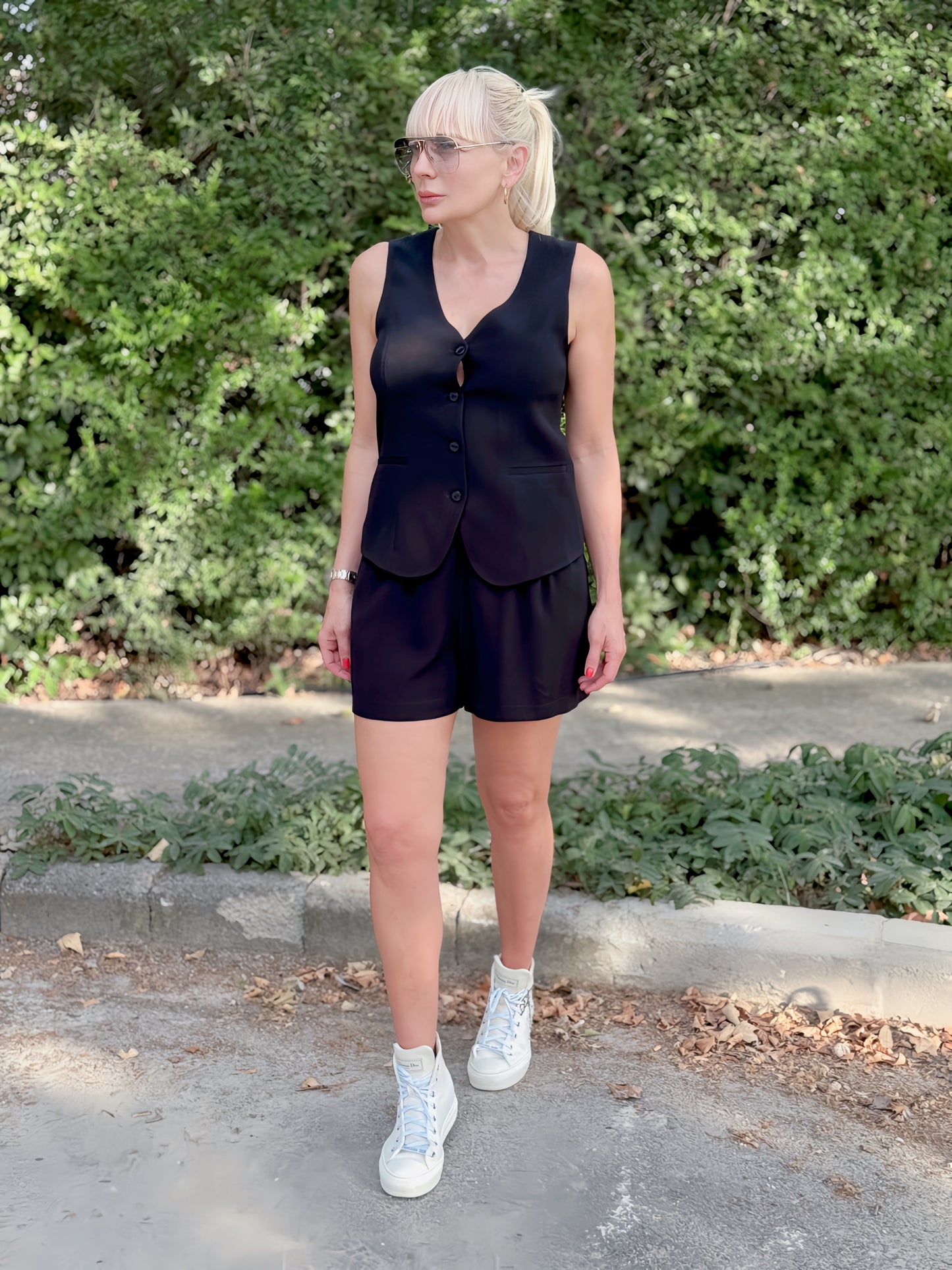 Черен дамски елек AGGATA