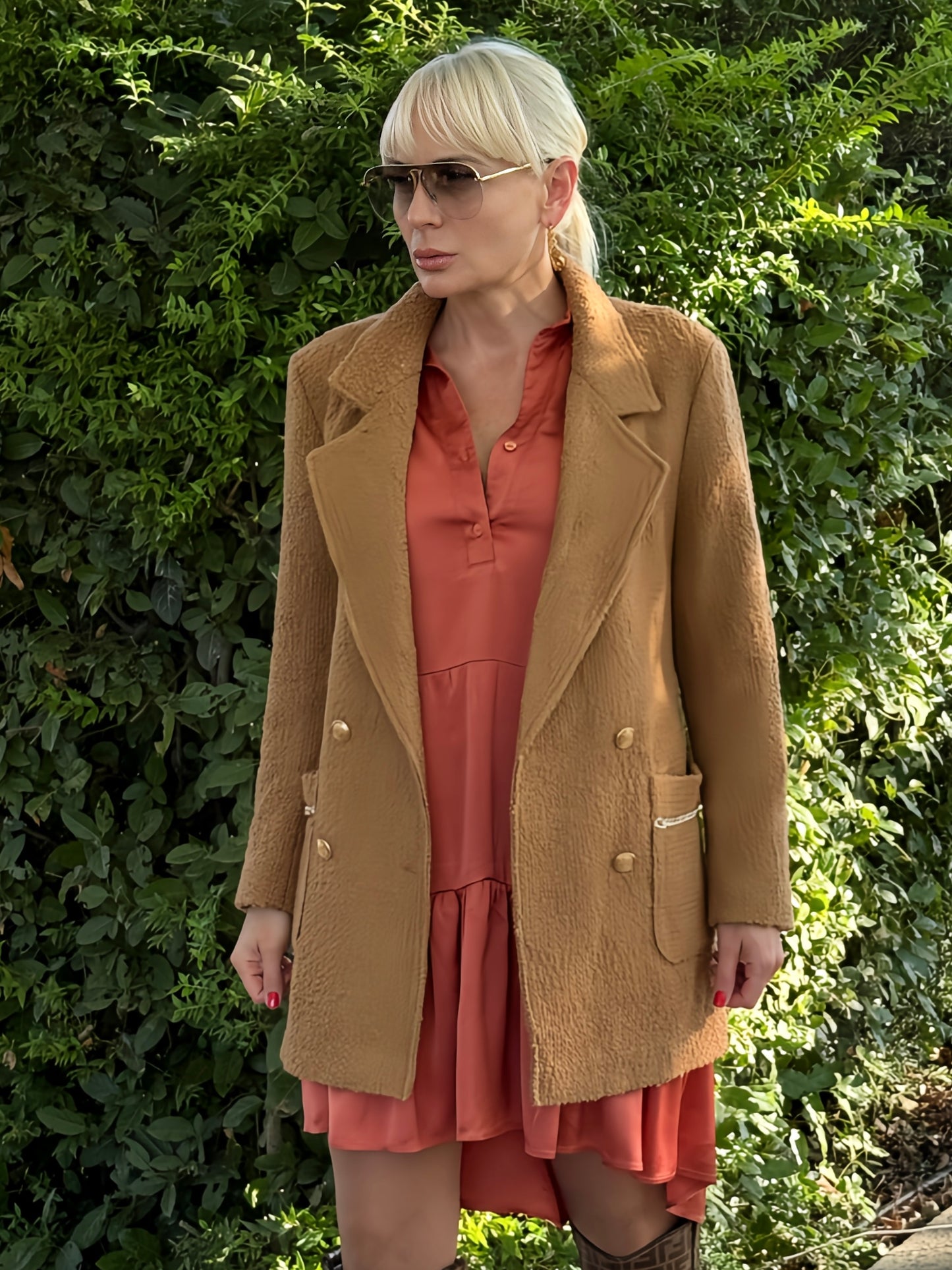 Елегантно бежово сако от букле AGGATA